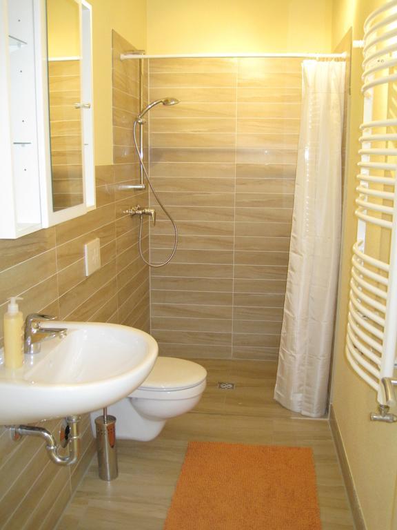 Haus Ostseeatoll Apartment Rostock Bilik gambar